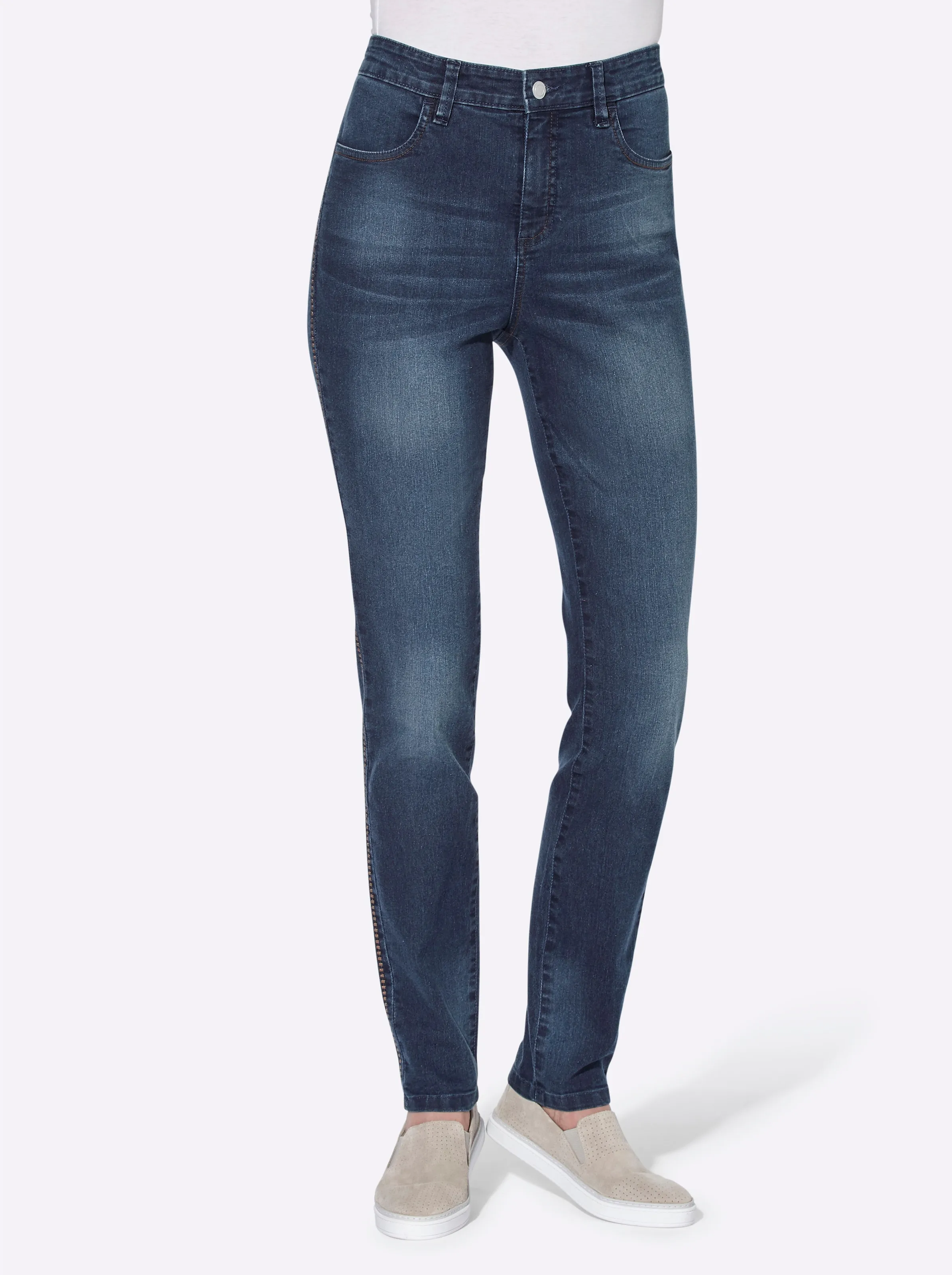 Jeans in blue-stone-washed