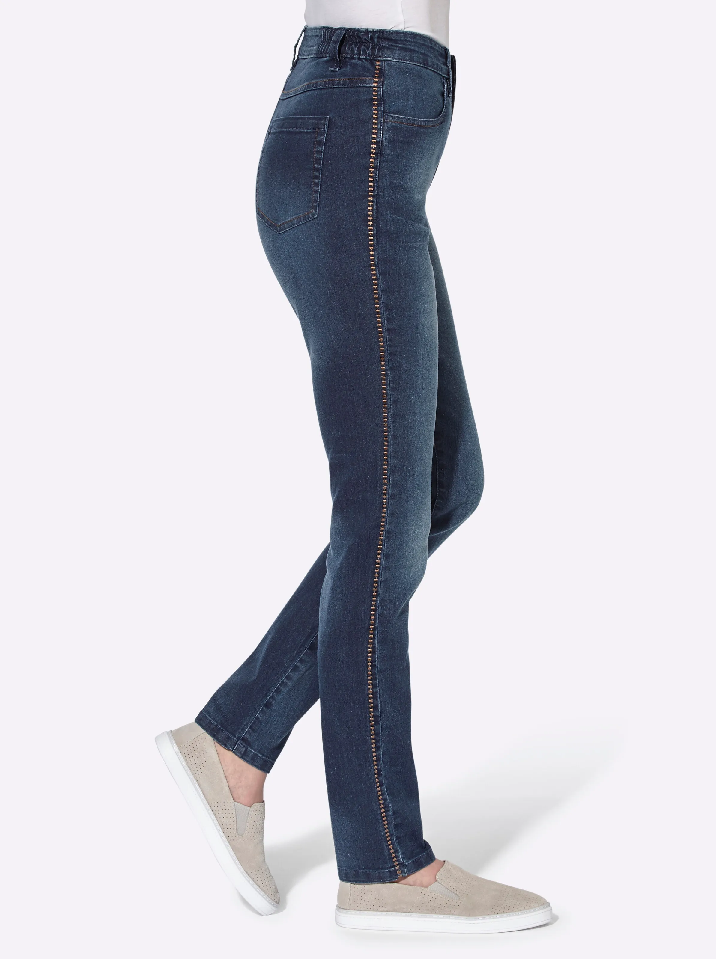 Jeans in blue-stone-washed
