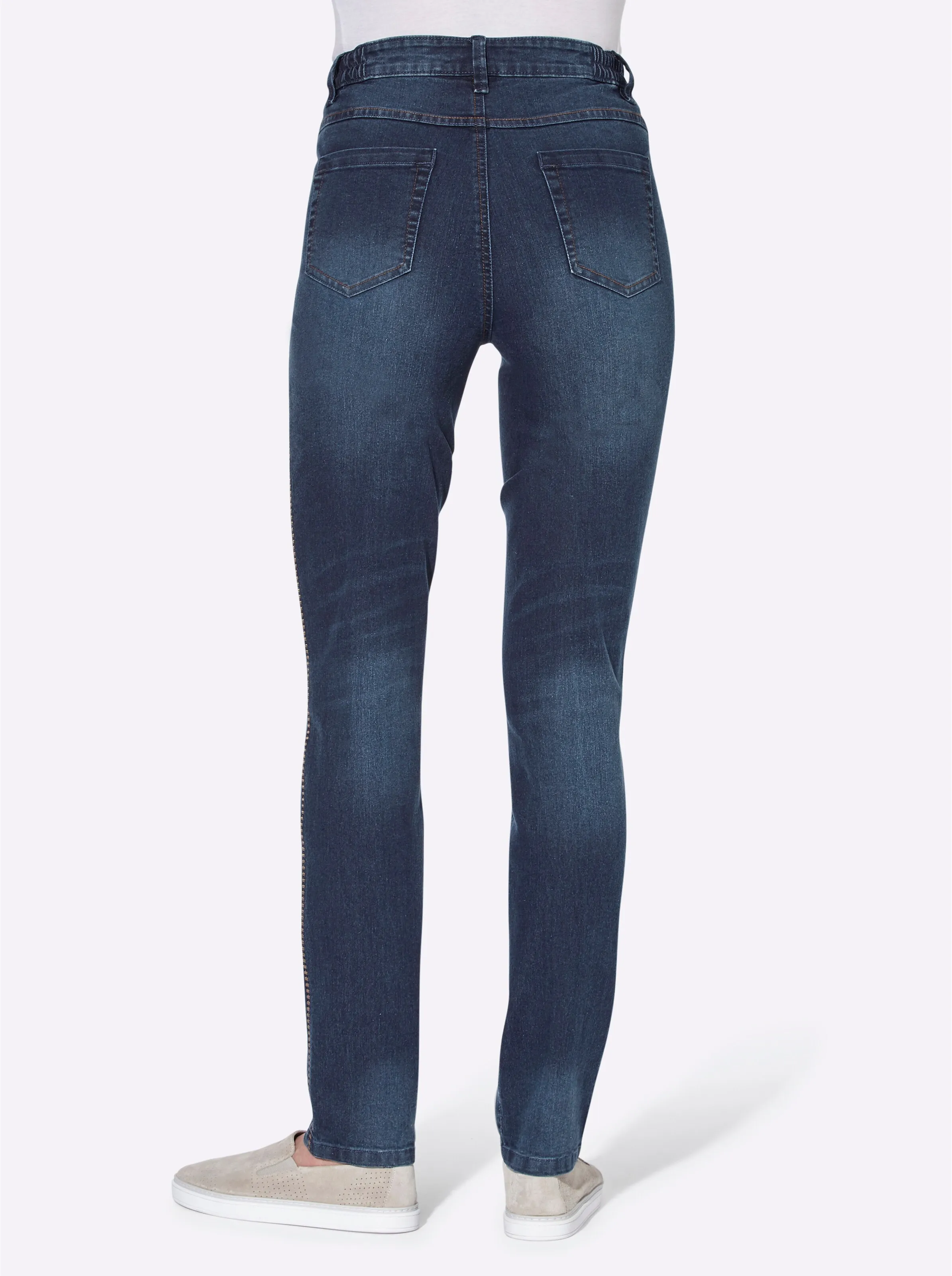 Jeans in blue-stone-washed